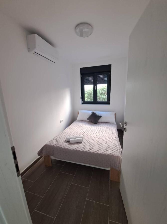 Villa Leptiric Vir Eksteriør billede